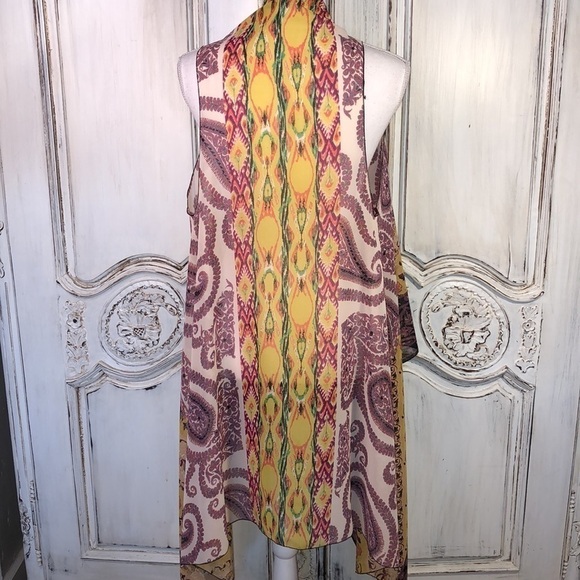 Beautiful Sheer Coverup/ Duster Colors of Yellow, Lavender, Cream One Size - Picture 5 of 9